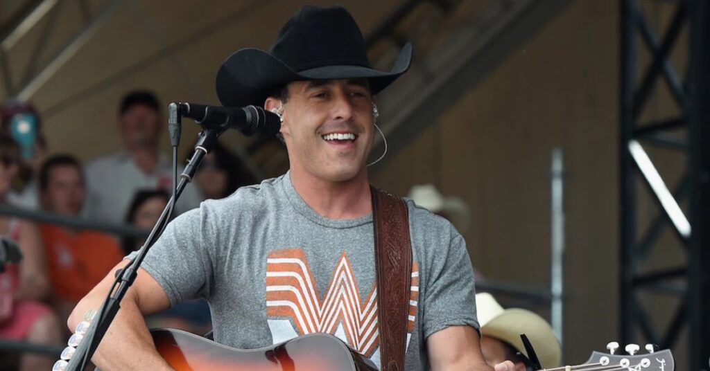 What is Aaron Watson's net worth in 2024?